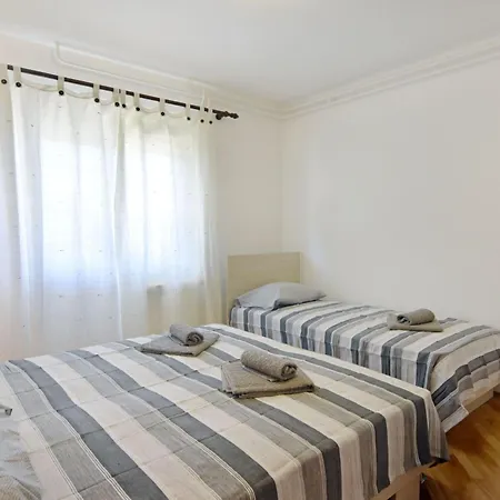 Alex 4 By Interhome *