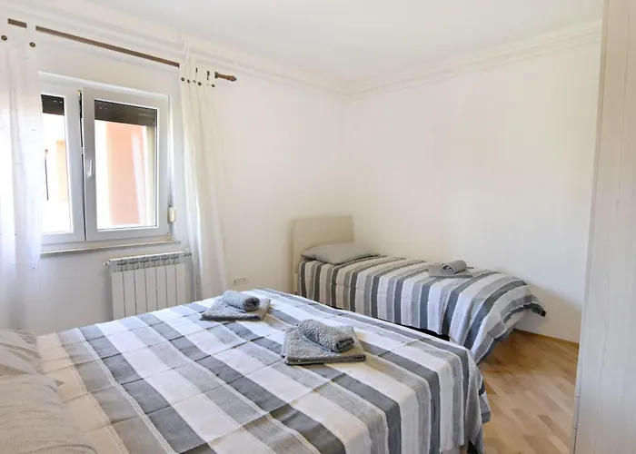 Alex 4 By Interhome *