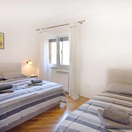 Lägenhet Alex 4 By Interhome Umag