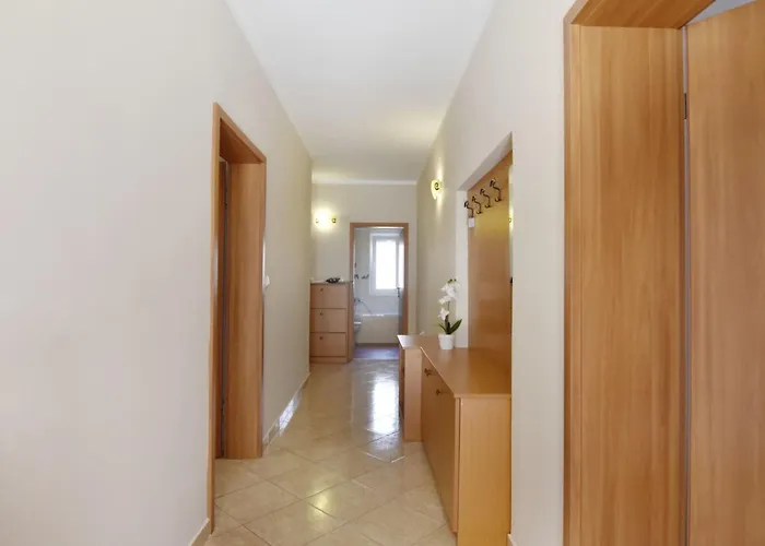 Alex 4 By Interhome *