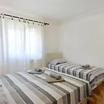 Alex 4 By Interhome *